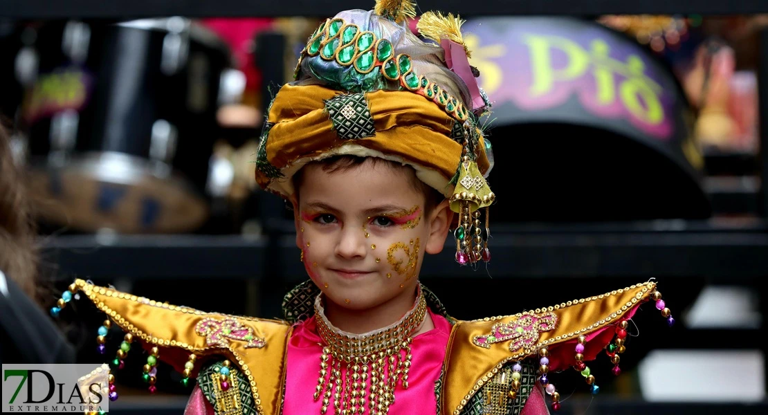 La lluvia no frena el desfile infantil: búscate en las mejores imágenes I