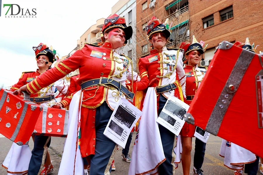 El mejor ambiente para llegar al ecuador del Carnaval de Badajoz está en San Roque