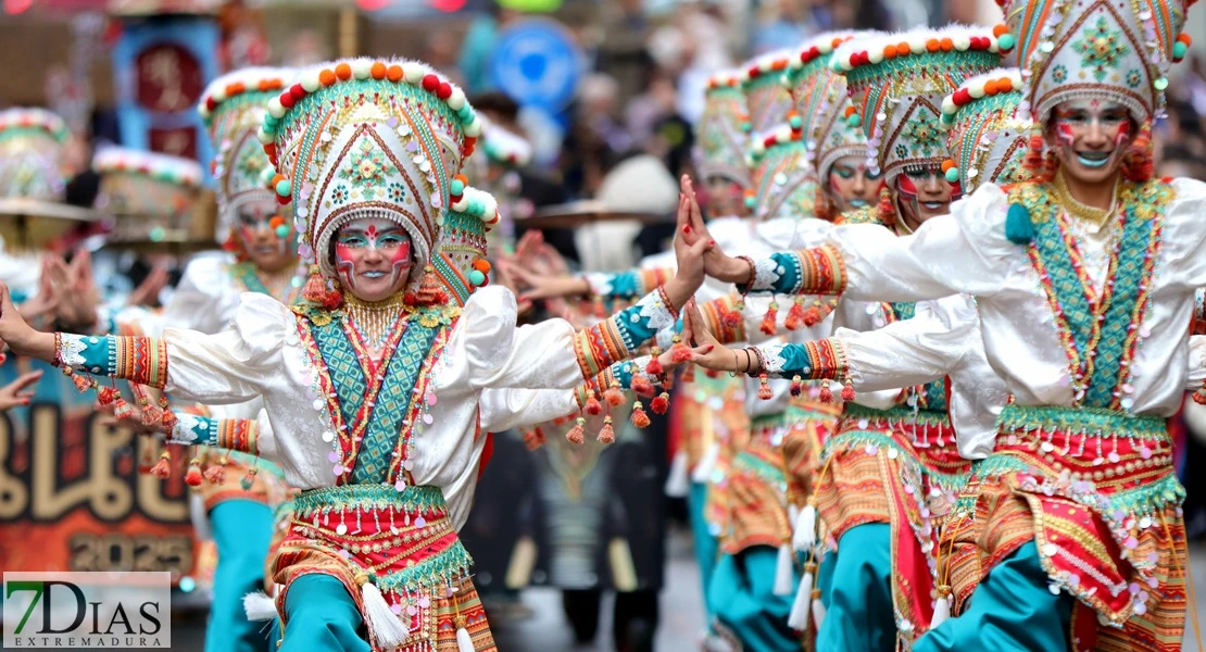 La lluvia no frena el desfile infantil: búscate en las mejores imágenes I