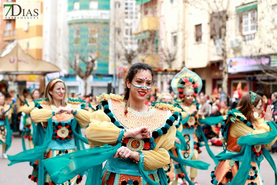 El mejor ambiente para llegar al ecuador del Carnaval de Badajoz está en San Roque