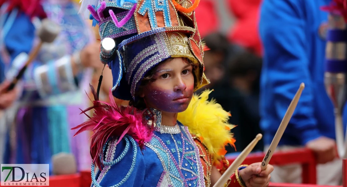 La lluvia no frena el desfile infantil: búscate en las mejores imágenes I