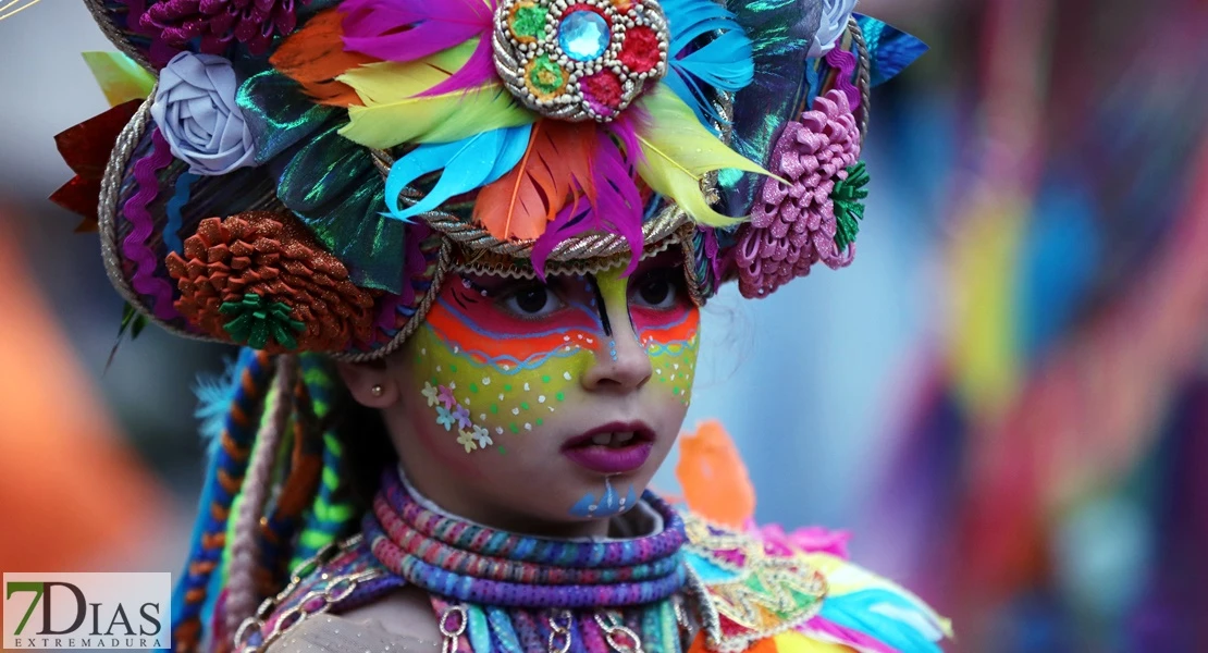 La lluvia no frena el desfile infantil: búscate en las mejores imágenes II