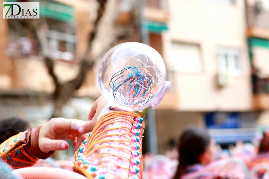 El mejor ambiente para llegar al ecuador del Carnaval de Badajoz está en San Roque