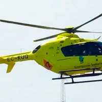 Trasladan en helicóptero a un joven motorista tras sufrir un accidente en Valencia de Alcántara