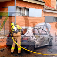 Susto en Cerro de Reyes: vecinos alertan de un coche incendiado