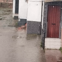 Vecinos de Badajoz incomunicados por la lluvia: “Tengo miedo de que mi hijo no pueda volver a casa”