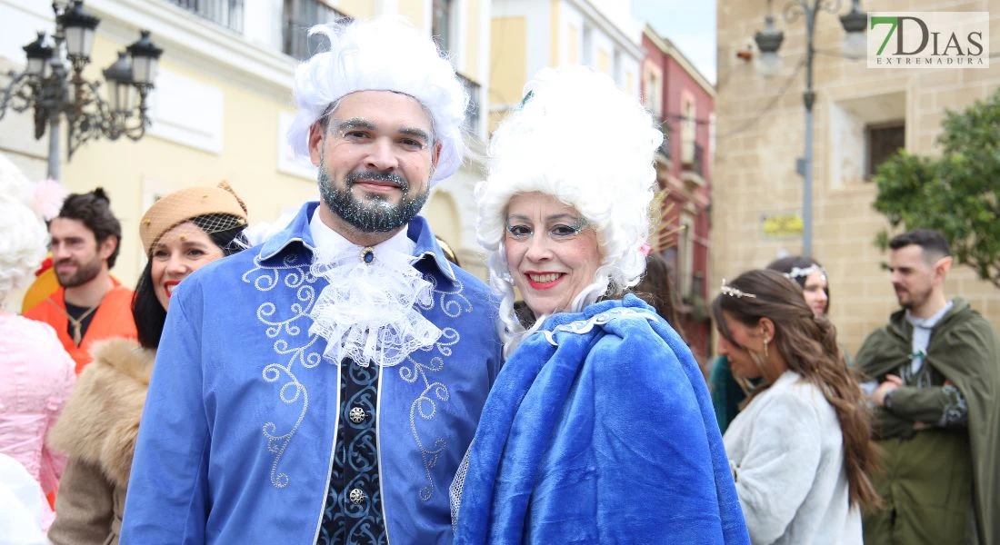 Boda carnavalera en Badajoz: ¡acho, que se casa Menacho!