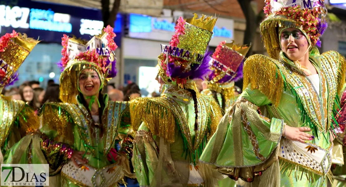 La lluvia no frena el desfile infantil: búscate en las mejores imágenes I