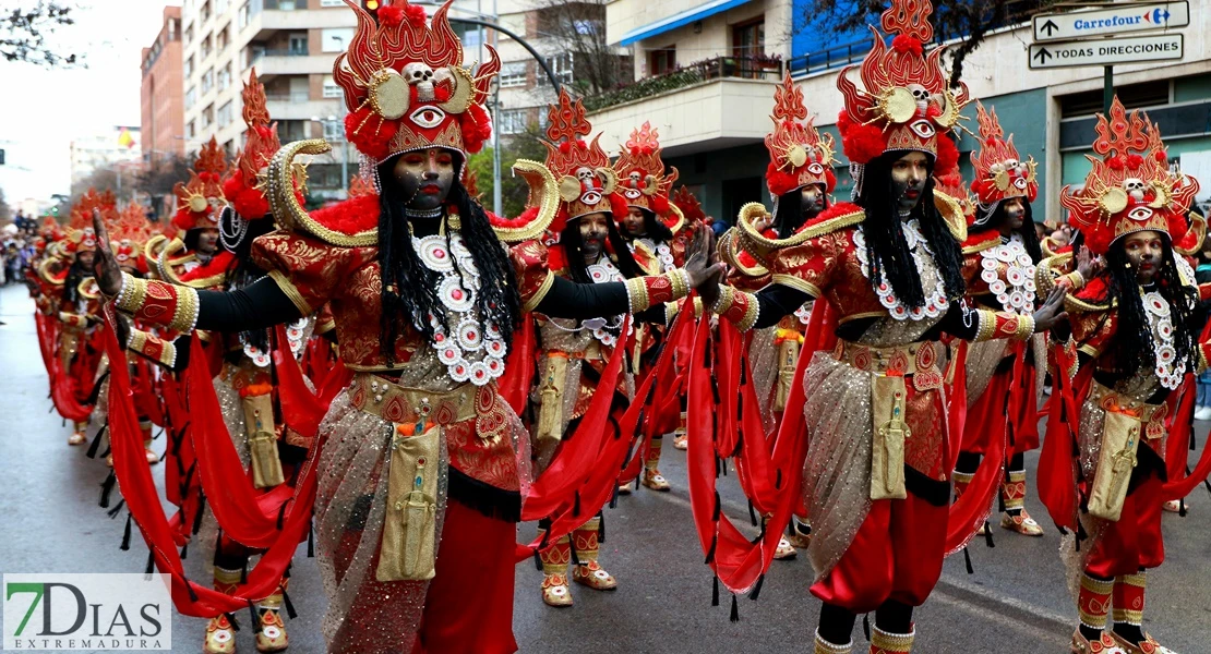 La lluvia no frena el desfile infantil: búscate en las mejores imágenes II