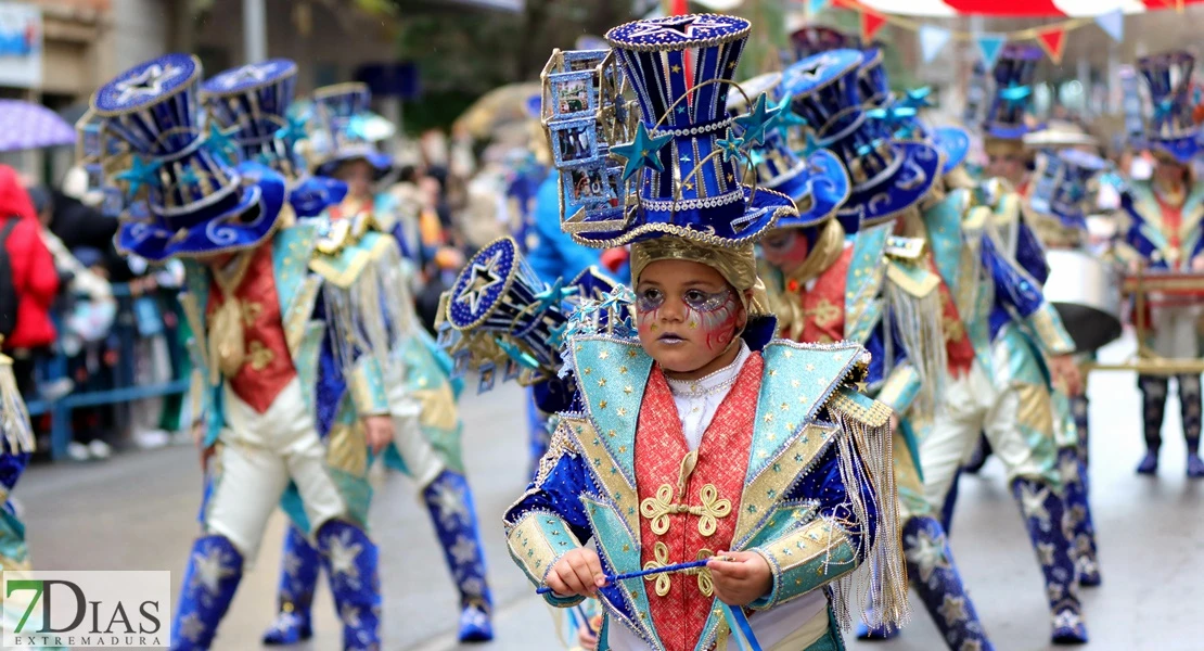 La lluvia no frena el desfile infantil: búscate en las mejores imágenes II