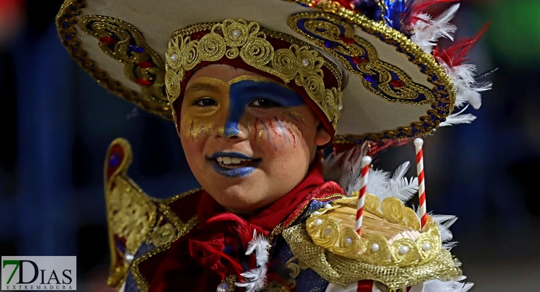 La lluvia no frena el desfile infantil: búscate en las mejores imágenes I