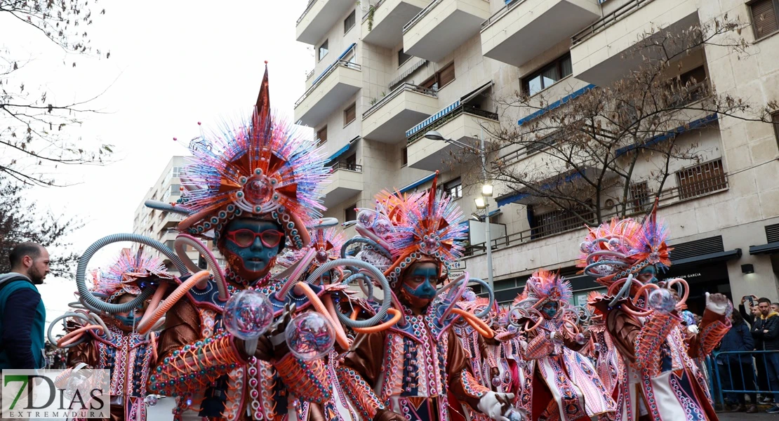 La lluvia no frena el desfile infantil: búscate en las mejores imágenes I