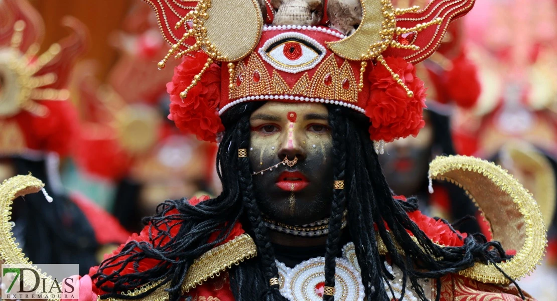 Los mejores primeros planos del Desfile de Carnaval de Badajoz 2025