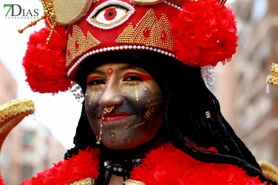 El mejor ambiente para llegar al ecuador del Carnaval de Badajoz está en San Roque