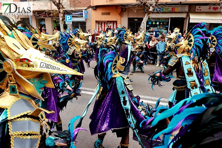 El mejor ambiente para llegar al ecuador del Carnaval de Badajoz está en San Roque