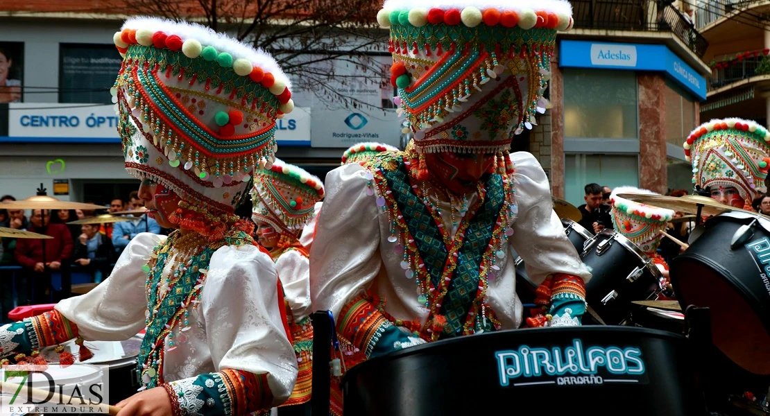 La lluvia no frena el desfile infantil: búscate en las mejores imágenes I