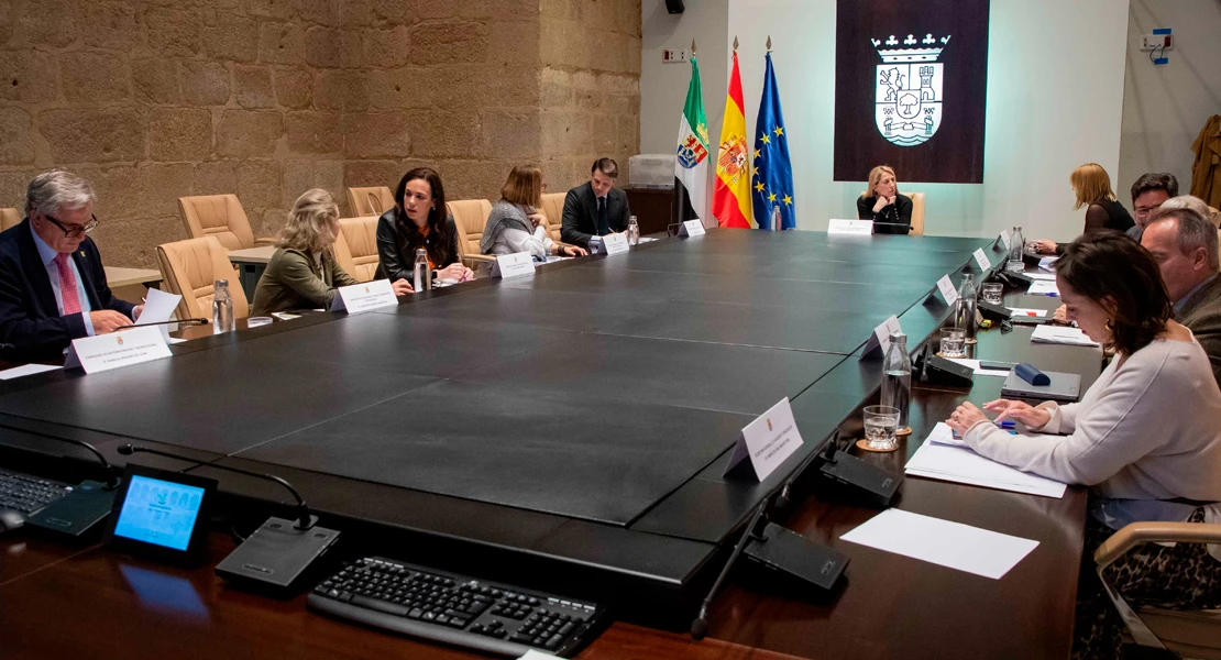 La Junta anuncia cuándo hará el primer pago de lo que deben a los empleados públicos