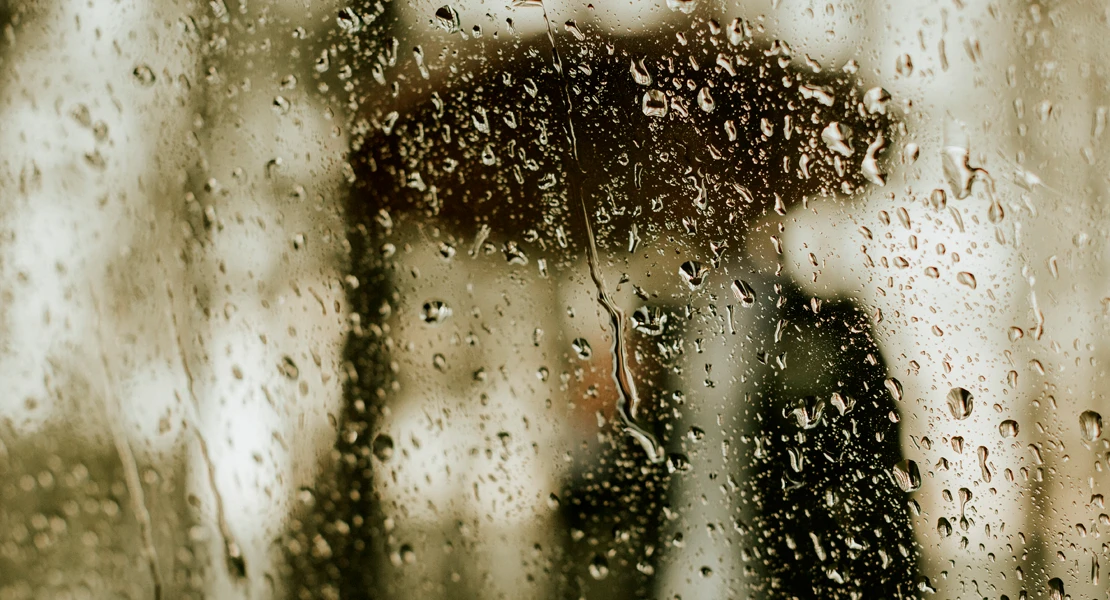 Nieblas, lloviznas y algo más de calor: el tiempo cambia este 16 de abril