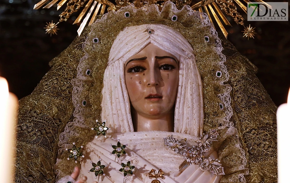 El tiempo da una tregua al Miércoles Santo en Badajoz