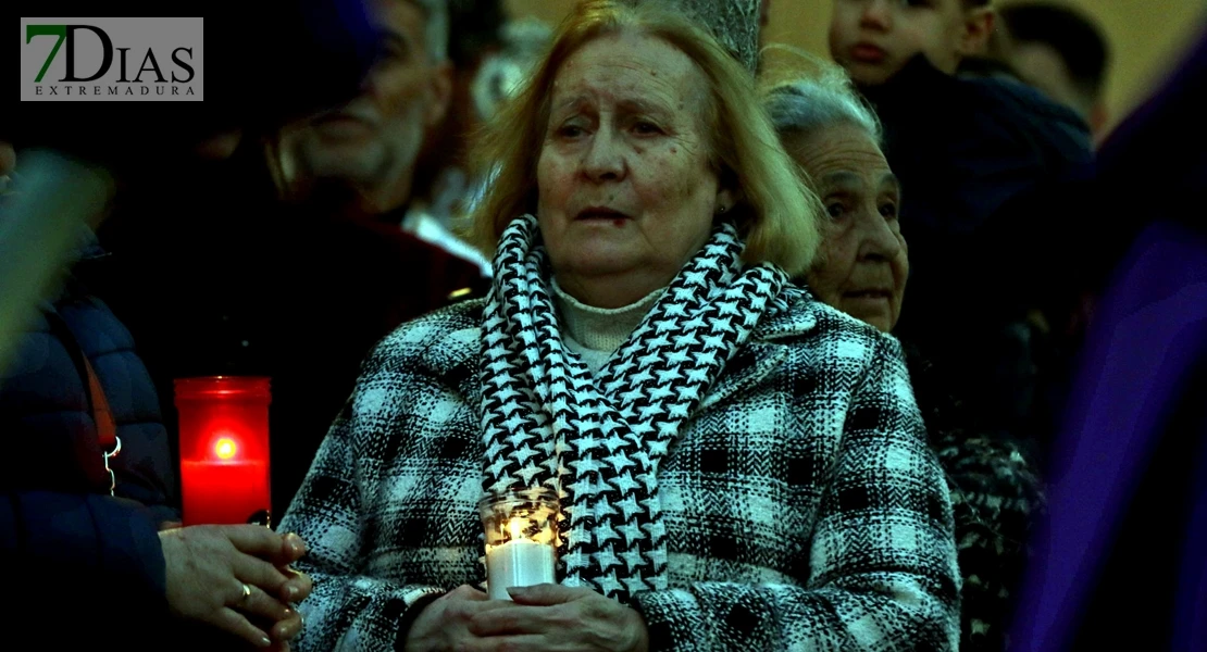 Así han sido las espectaculares salidas del Martes Santo en Badajoz